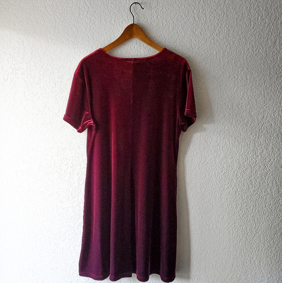 Vintage Impressions Red Velvet Dress - Picture 2 of 4